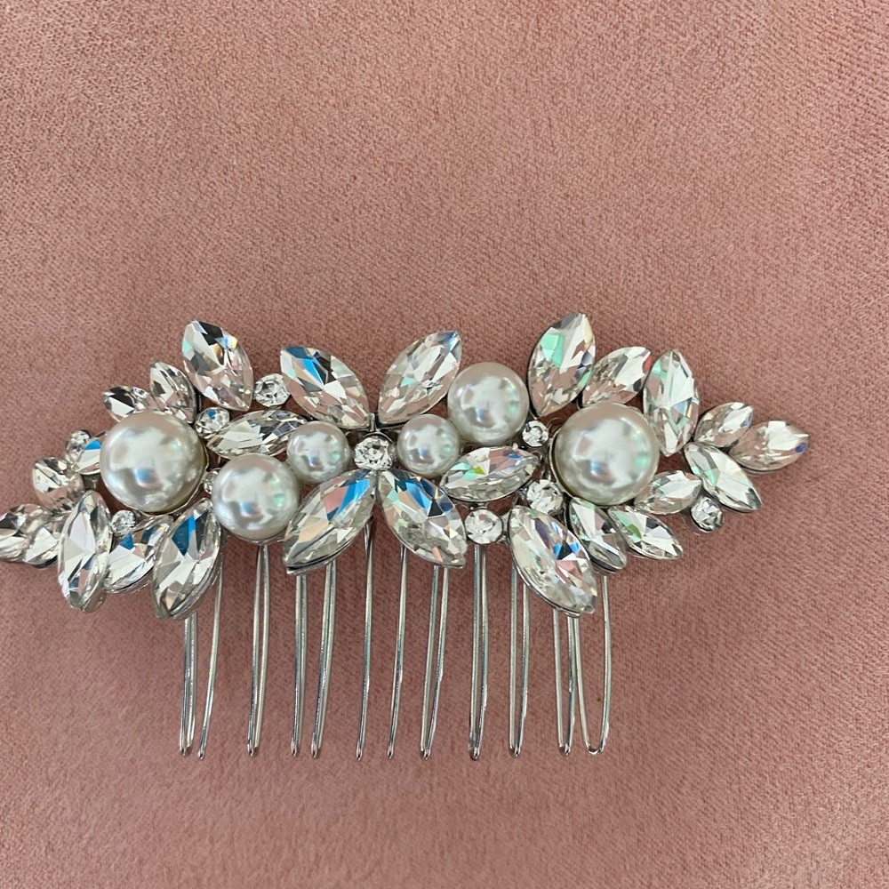 Bridal Rhinestone & Pearl Hair Comb